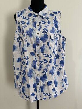 New LuLaRoe “Roxanne” 2XL Sleeveless Blue Floral Button-Front Shirt 639